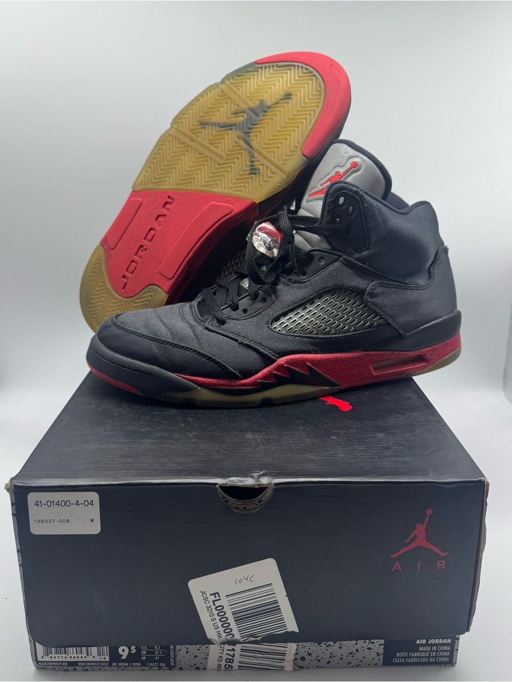 Nike Air Jordan Retro 5 Satin Bred Black Red 136027-006 Men’s 9.5

100% authenti